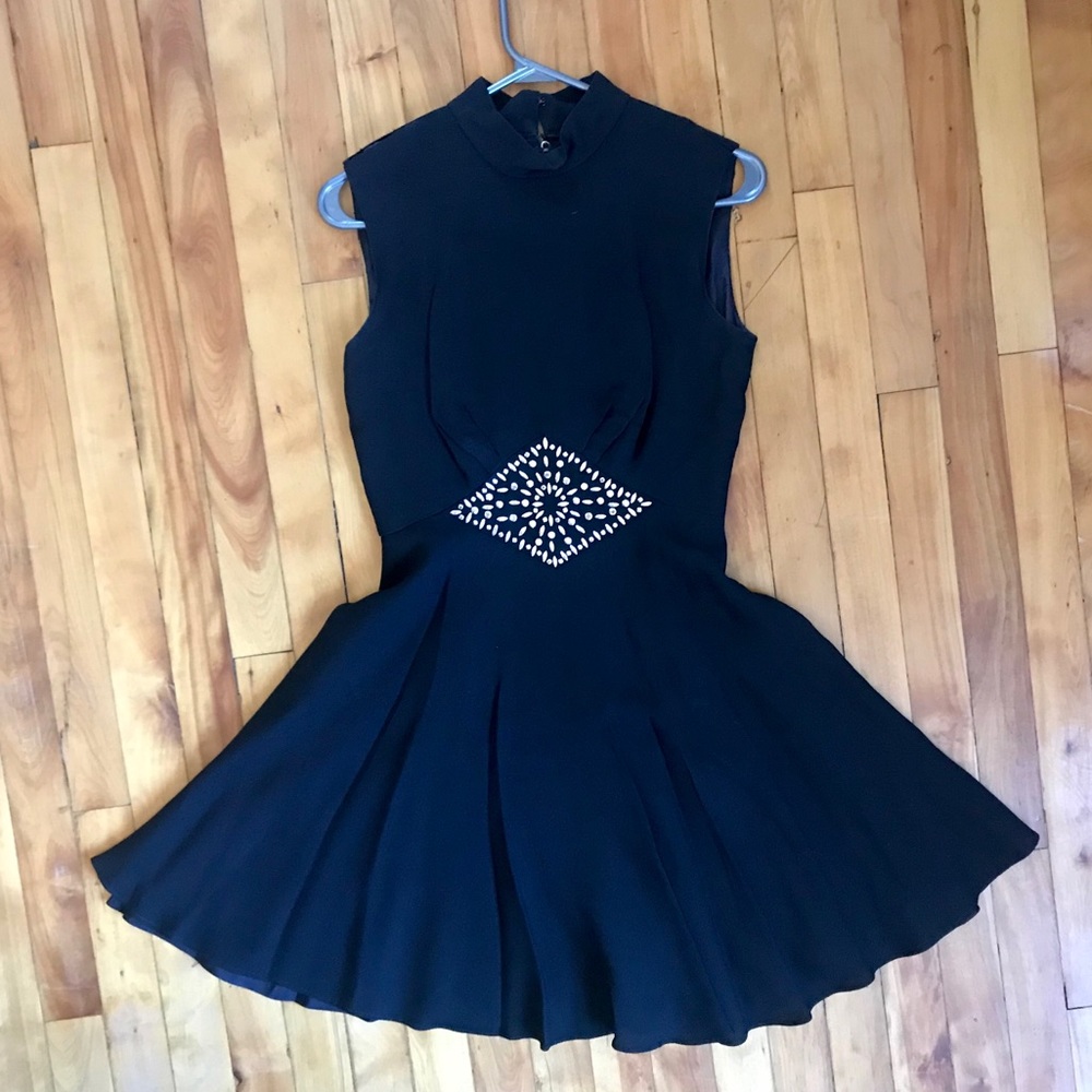 Sleeveless formal dress